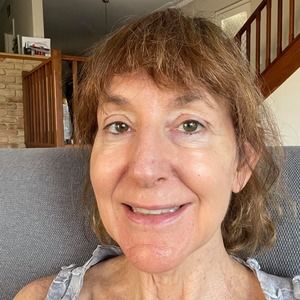 Meet your Posher, Angela